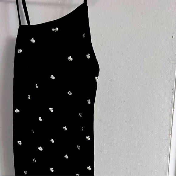 Urban outfitters black velvet dress with pearl beads in the size US 4 - Picture 1 of 3